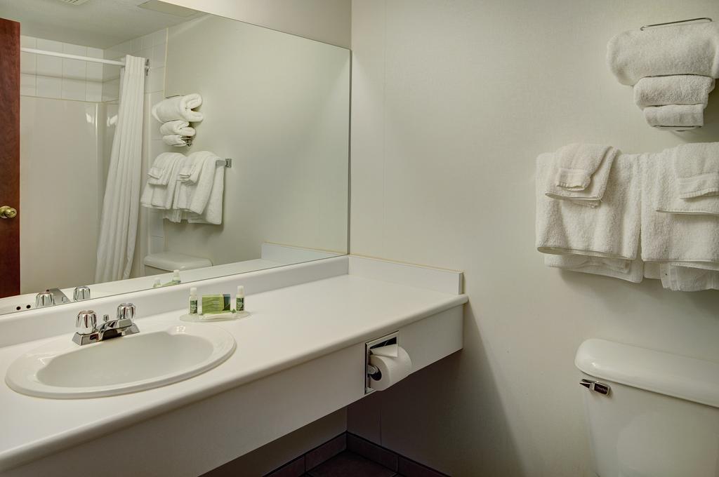 Lakeview Inns & Suites - Fort Saskatchewan Luaran gambar