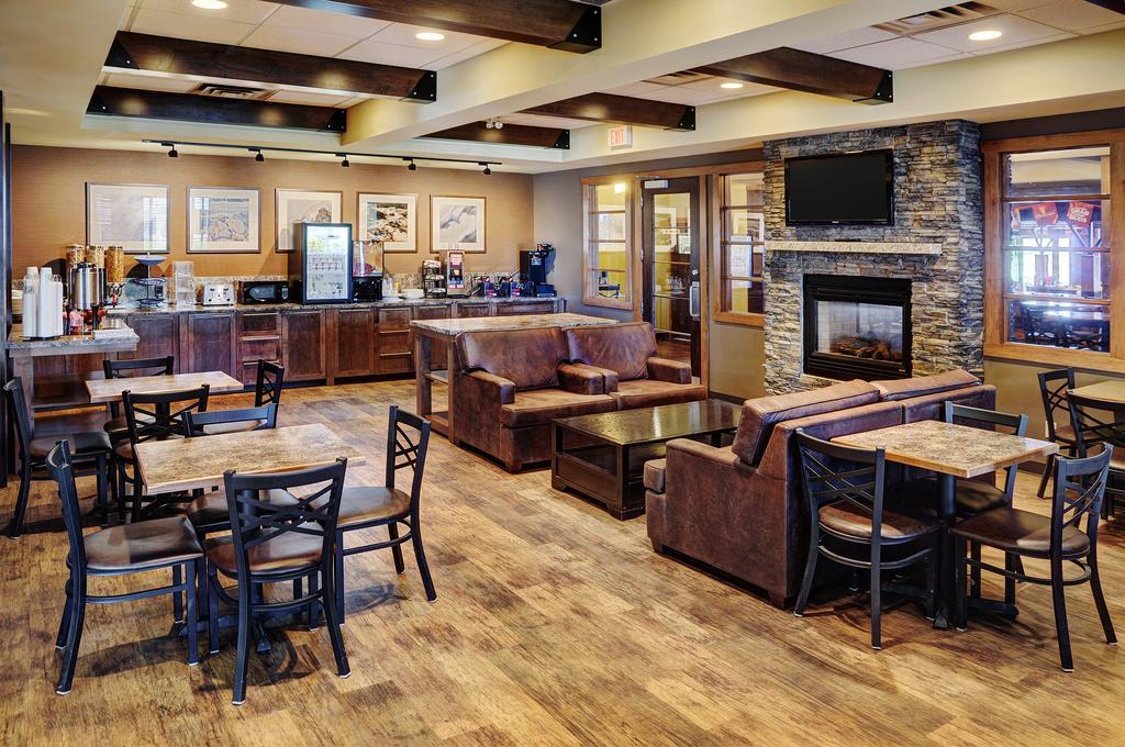 Lakeview Inns & Suites - Fort Saskatchewan Luaran gambar